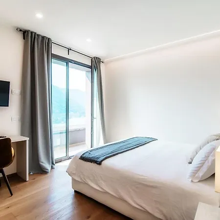 Luxury Lake View Carate Urio