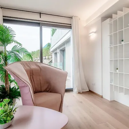 Luxury Lake View Carate Urio