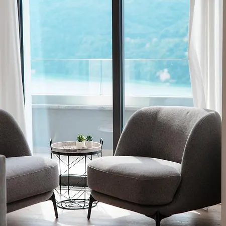 Lejlighed Luxury Lake View